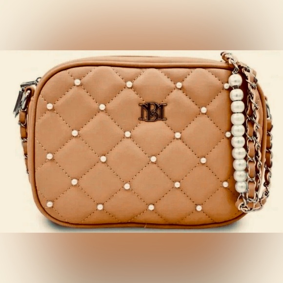 Badgley Mischka Handbags - Badgley Mischka diamond quilted camera bag